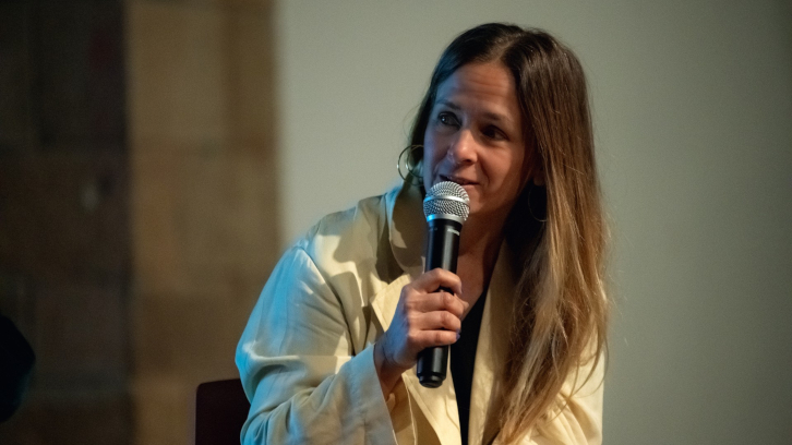 Imatge de la Blanca Pujals a una conferència